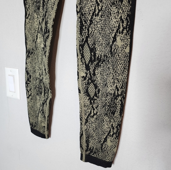 Fabletics Black and Tan Snake Print Leggings - Picture 8 of 14